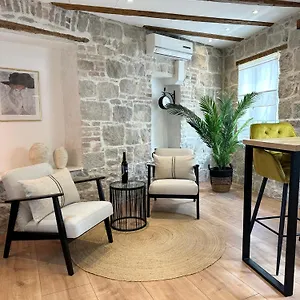 Dani Apartment
